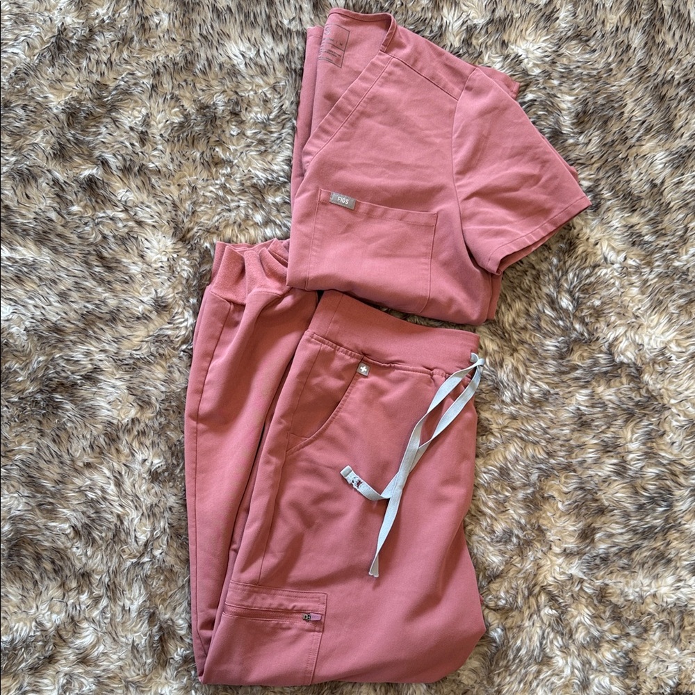 Figs Technical Women's Joggers & Scrub Top Set in Dusty Rose